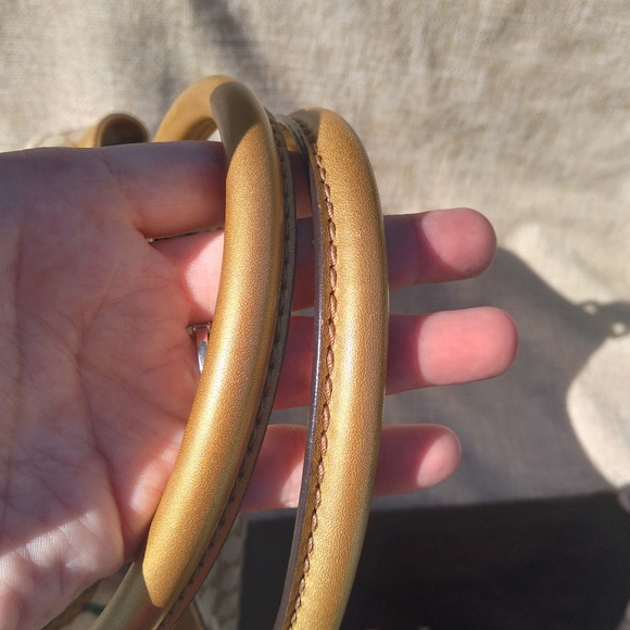 Gucci Large GG Monogram Gold Trim Sukey - Picture 11 of 15